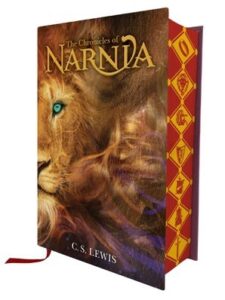 Book cover of "The Chronicles of Narnia" featuring a lion and ornate design.