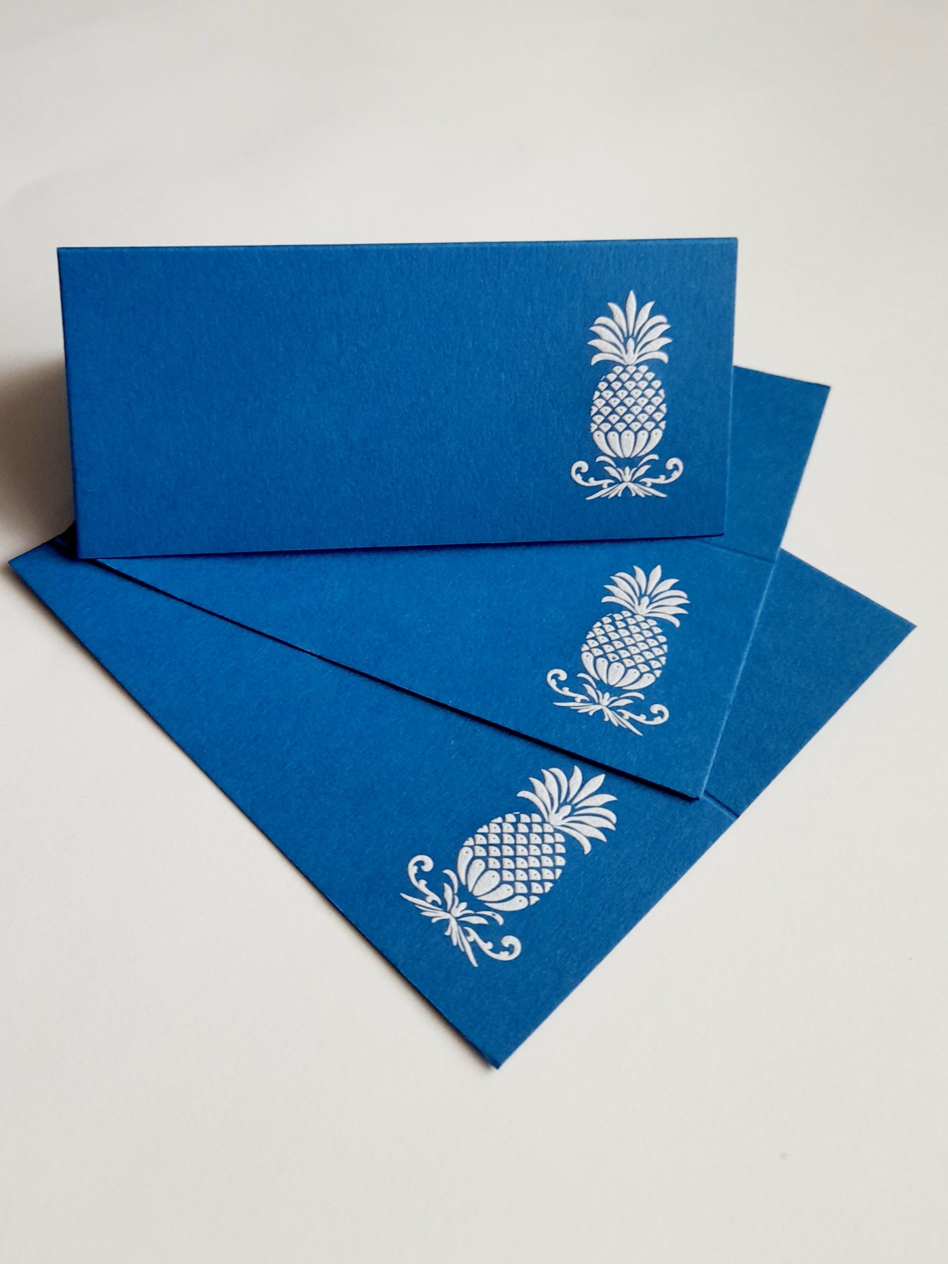 The Grosvenor Stationery Company Pineapple Place Cards – Adriatic Blue
