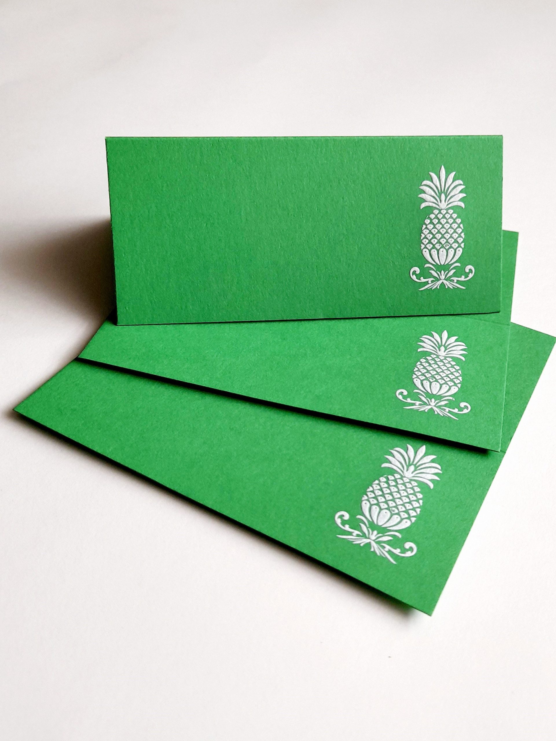 The Grosvenor Stationery Company Pineapple Place Cards – Green